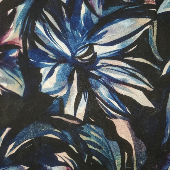 DKNY Floral Ruffled Sleeveless Top - Picture 10 of 10